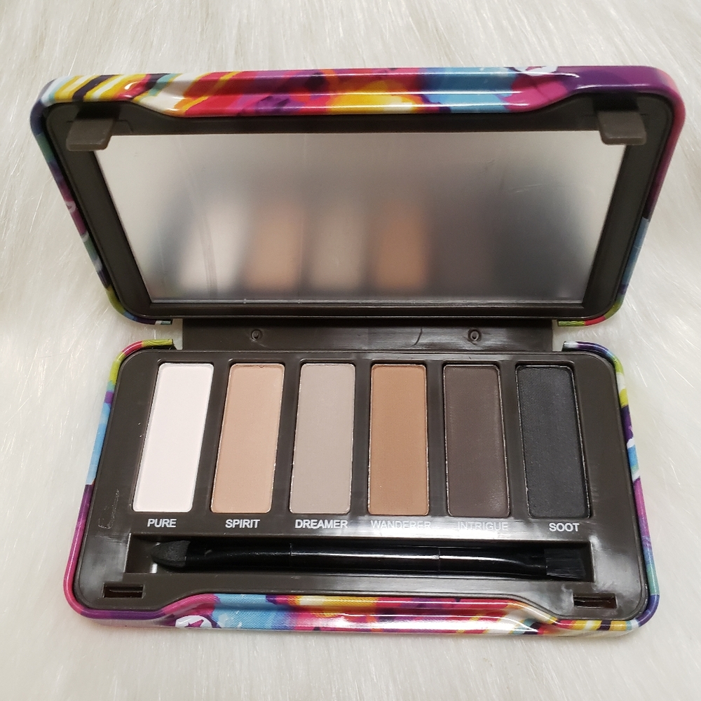 Nudes eyeshadow and lipgloss gift set. Gift basket. - Picture 7 of 15